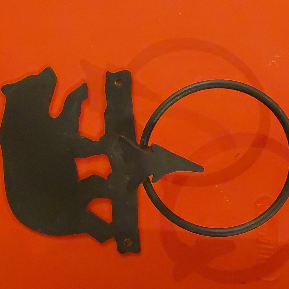 Metal bear towel holder